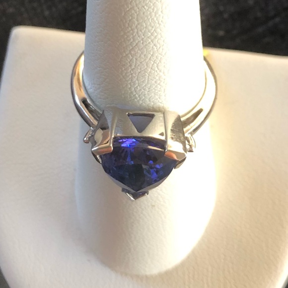 950 platinum 4A tanzanite and diamond ring - Picture 9 of 17